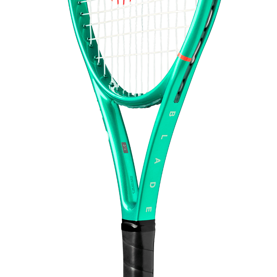 Wilson Blade 25 v10 245g (16x19) junior tennis racket