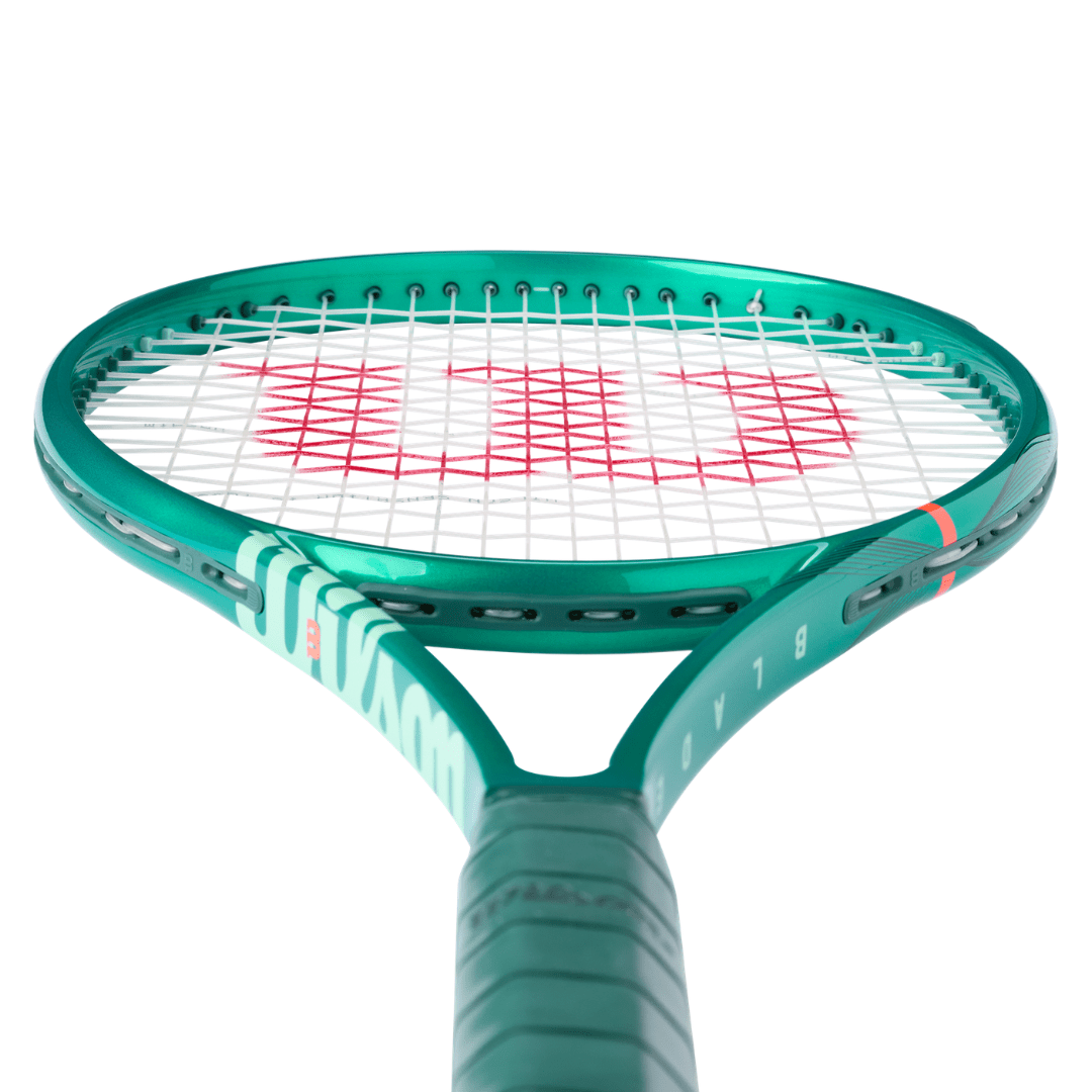 Wilson Blade 98 v10 305g (16x19) tennis racket