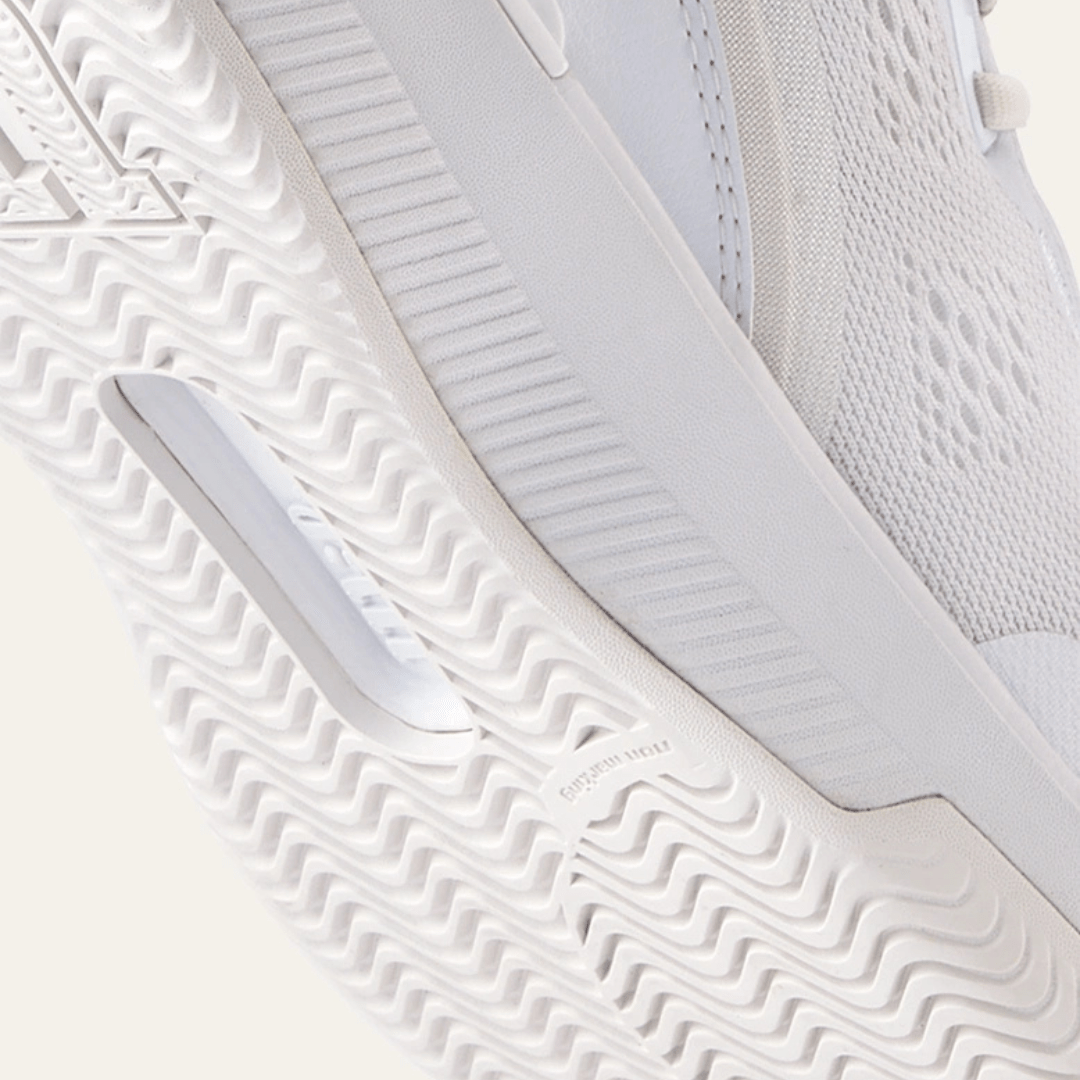 Wilson Intrigue Pro all court tennis shoes women white/white/silver