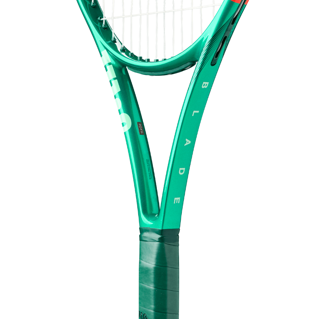Wilson Blade 100 v10 300g (16x19) tennis racket