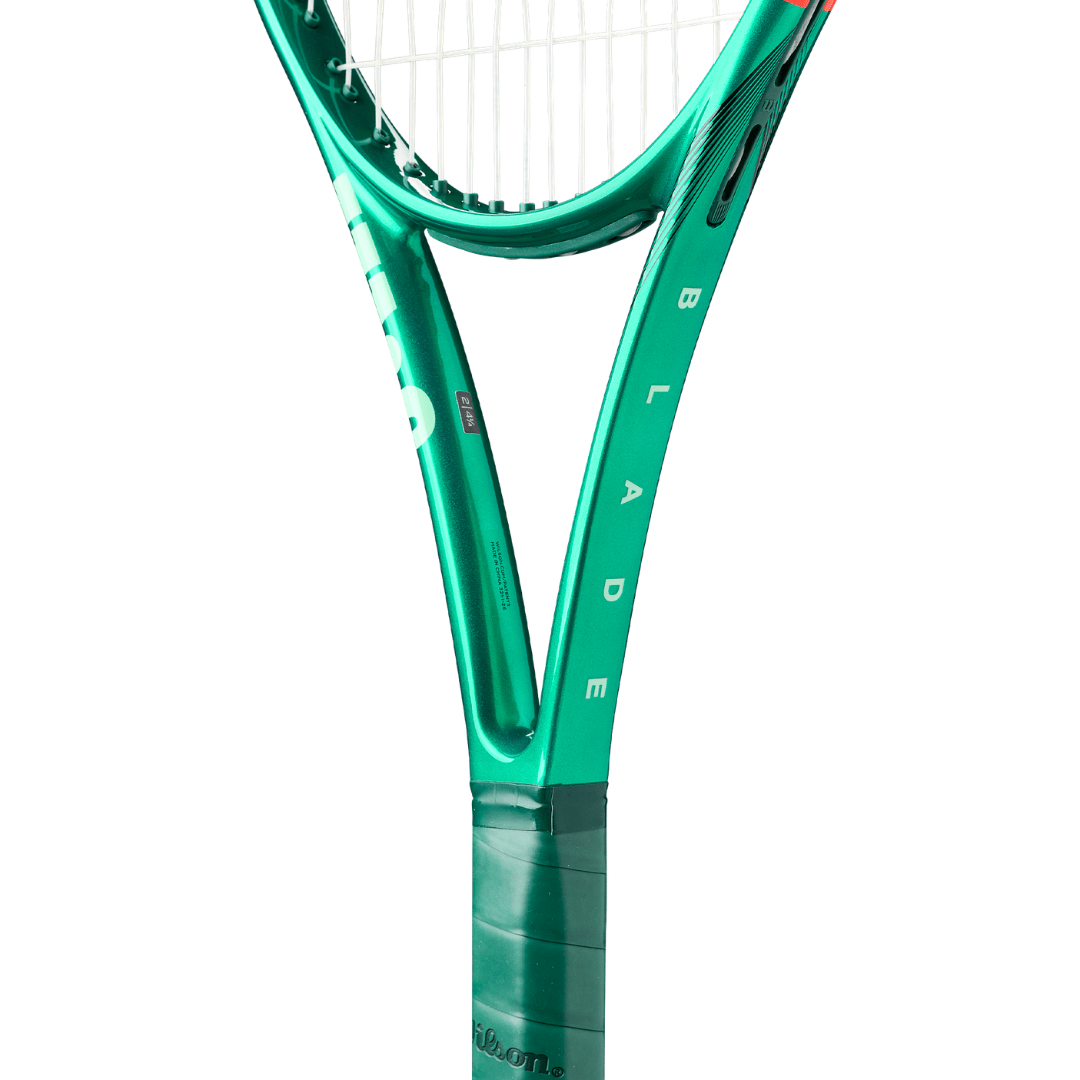 Wilson Blade 100L v10 285g (16x19) tennis racket