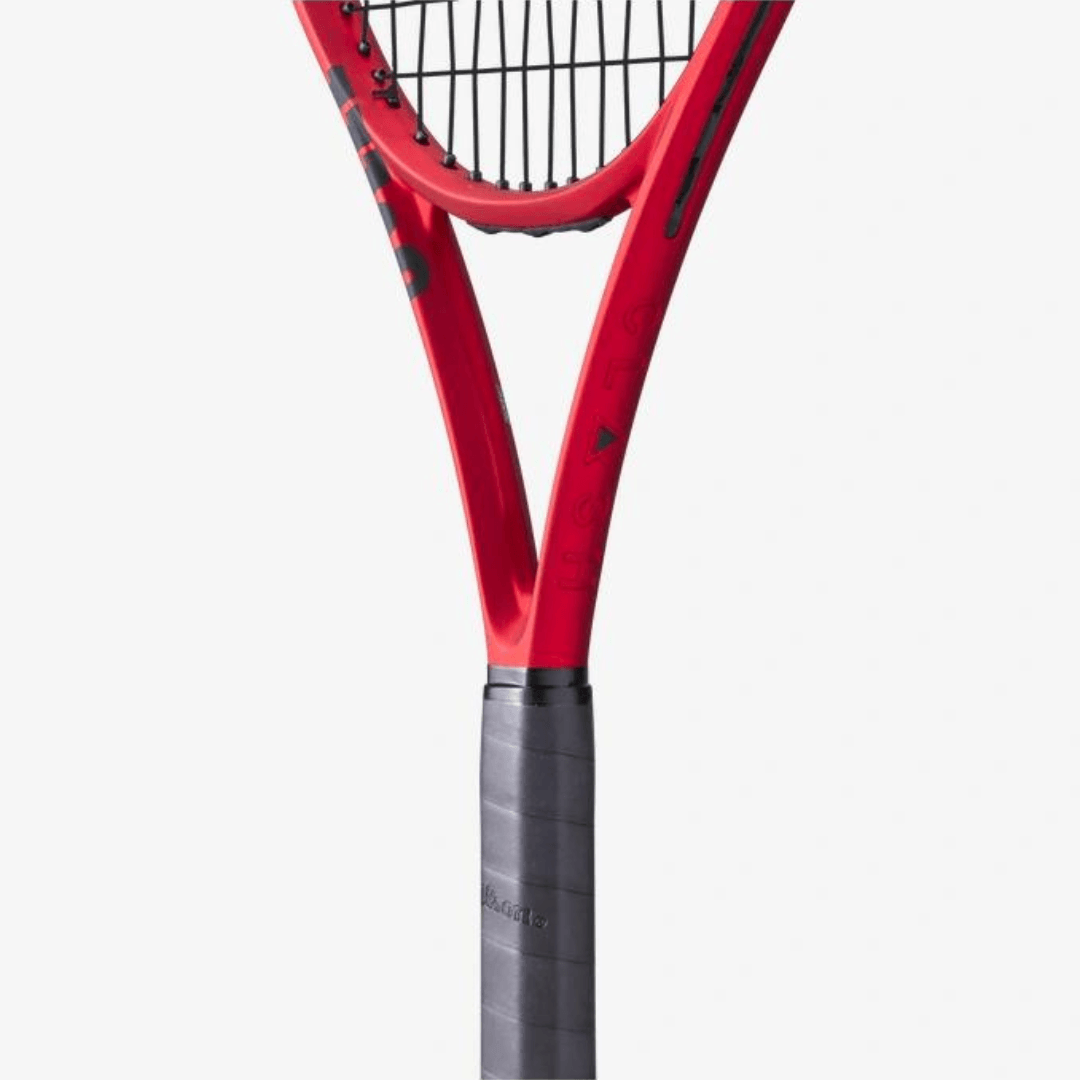 Wilson Clash 100 v2.0 tennis racket